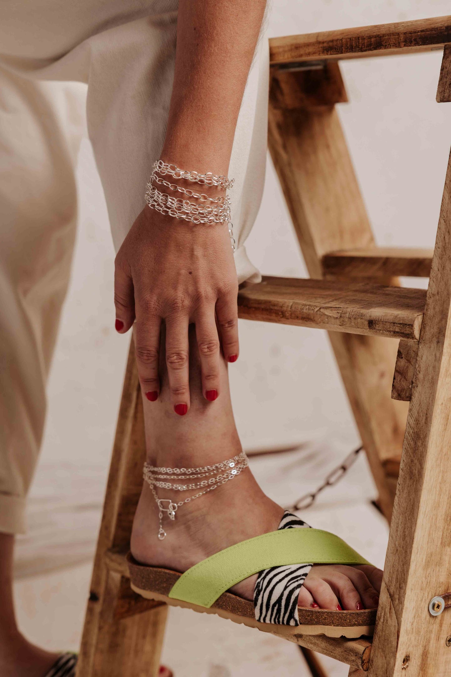 Joya-corporal-body-chain-pulseral-y-tobillera-Presencia-Luz-de-Nehca