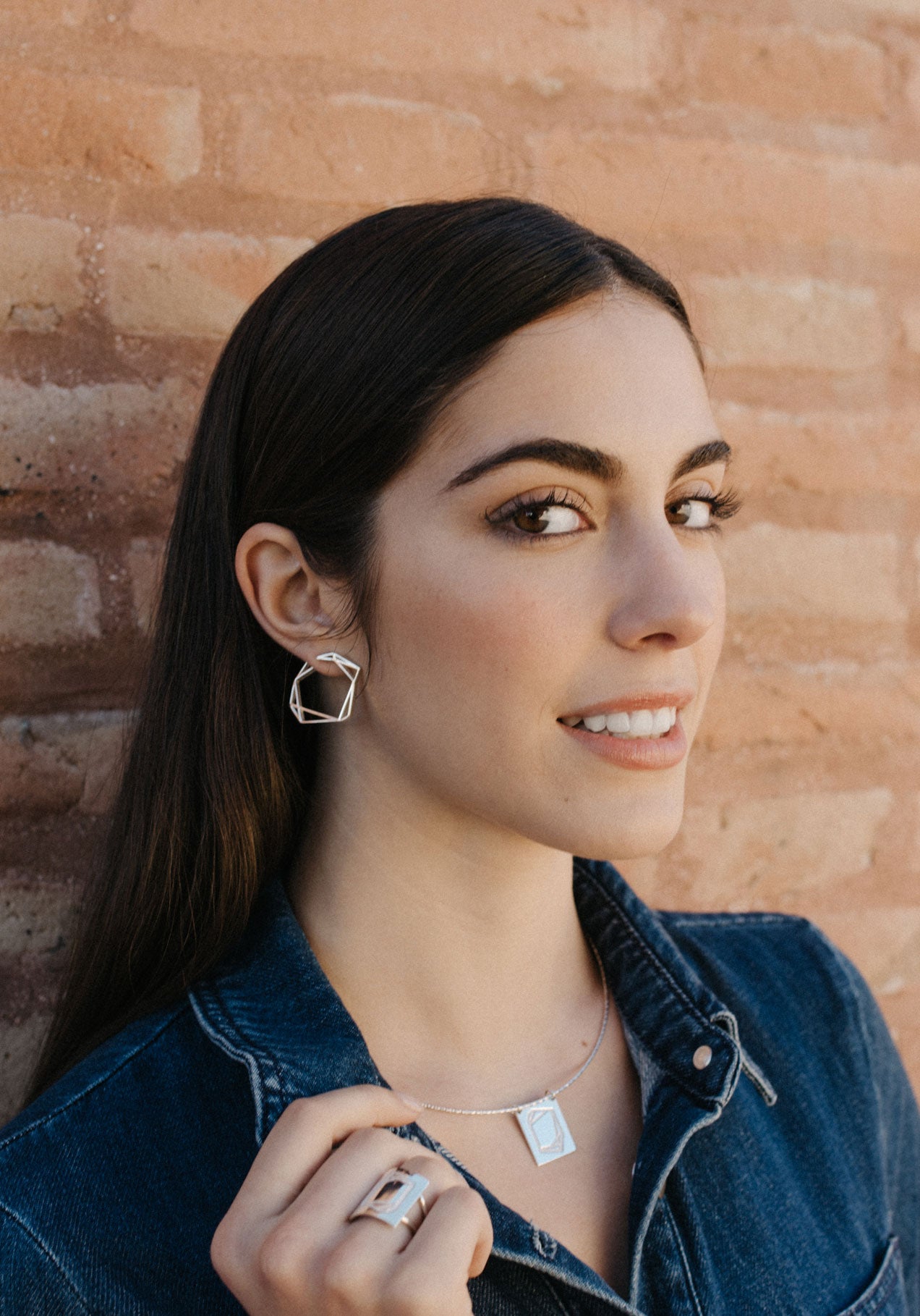 Pendientes-de-oro_Lola_Detalles_NEHCAA-Jewelry