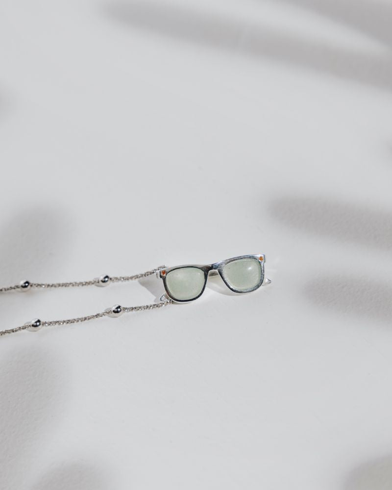 Colgante Unisex gafas plata aventurina con cadena rodiada de bolas Joyería Artesanal_Luz de Nehca
