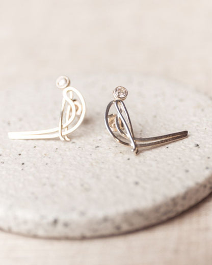Pendientes URDHVA MUKHA