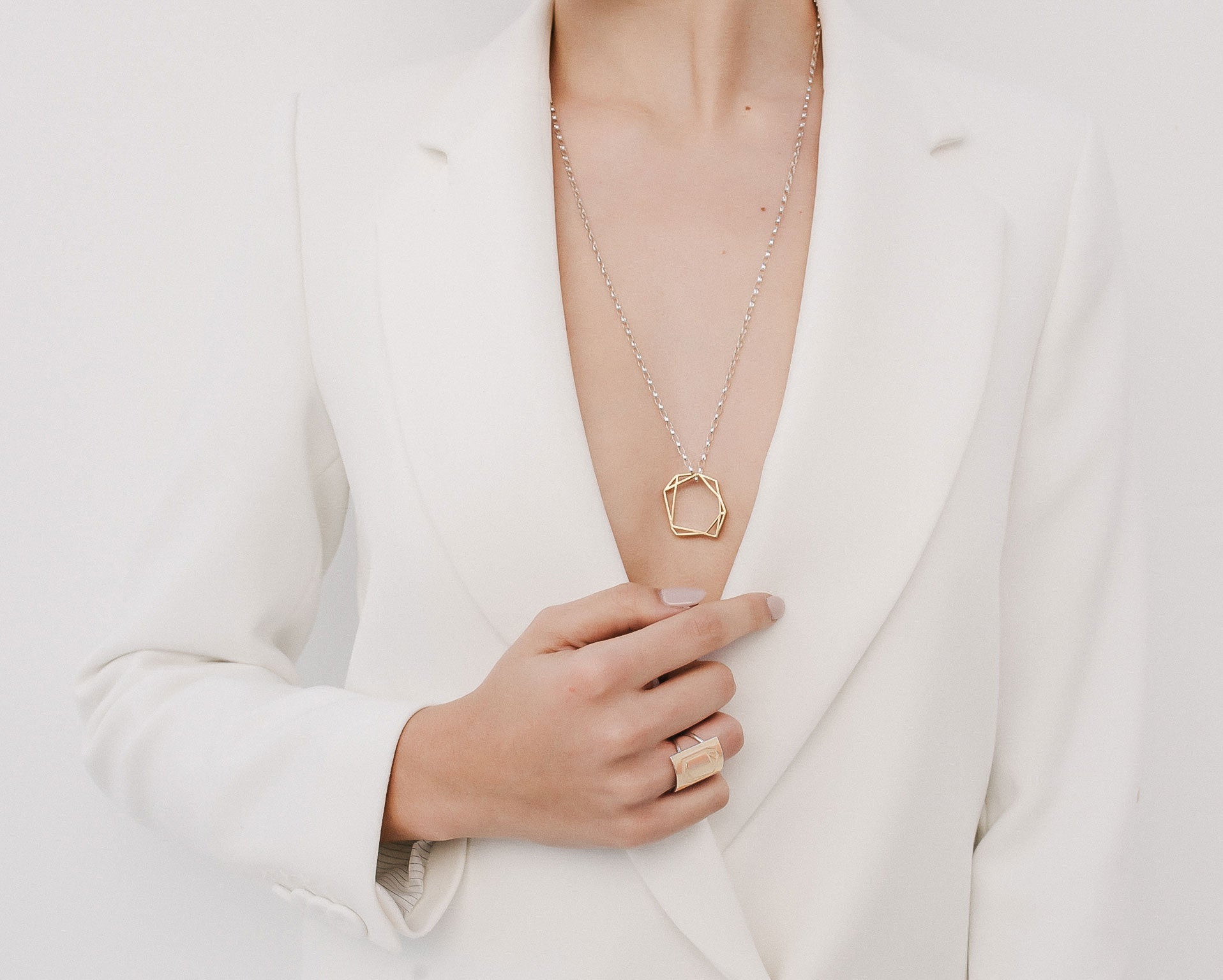 VUITTON: Collar colgante modelo Empreinte de oro amari…